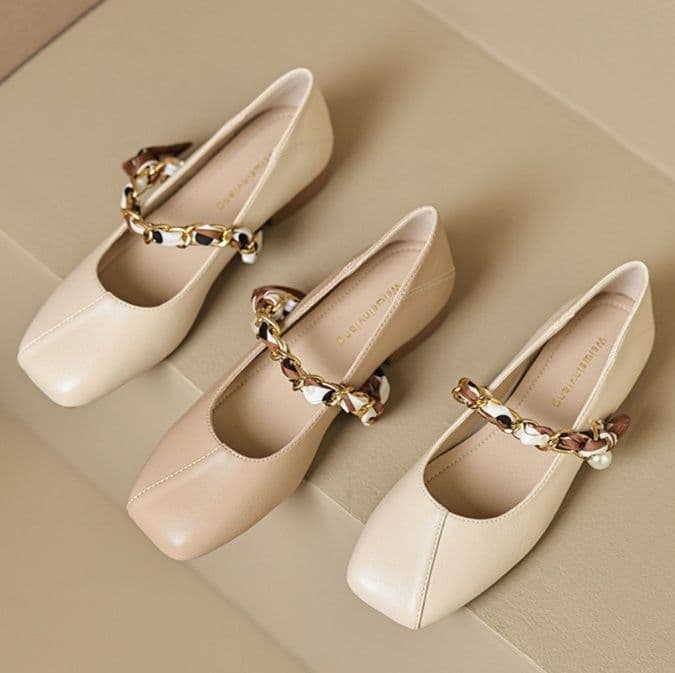 モカシン 真珠飾りストラップ付きモカシン