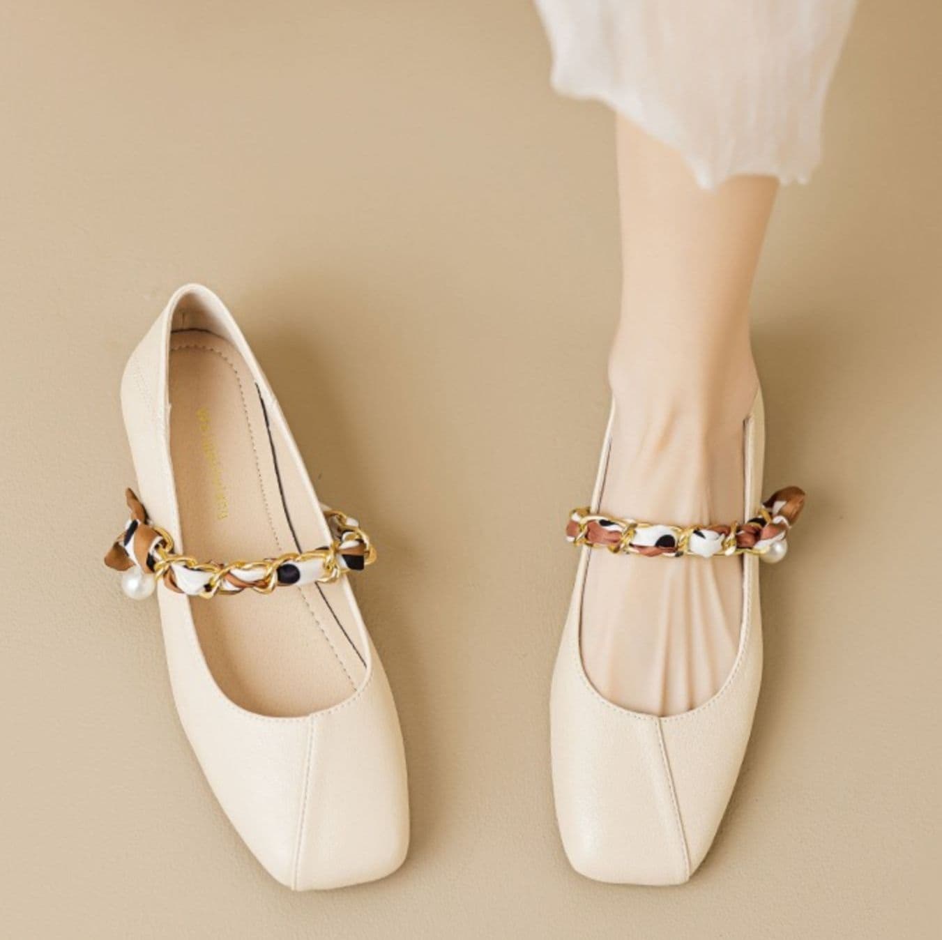 モカシン 真珠飾りストラップ付きモカシン