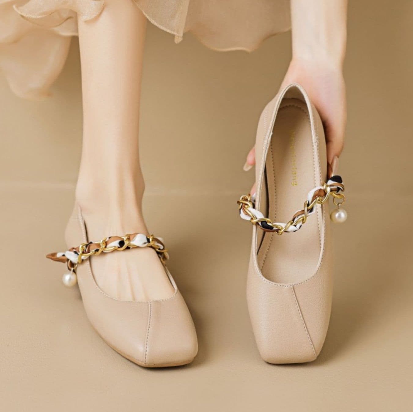 モカシン 真珠飾りストラップ付きモカシン