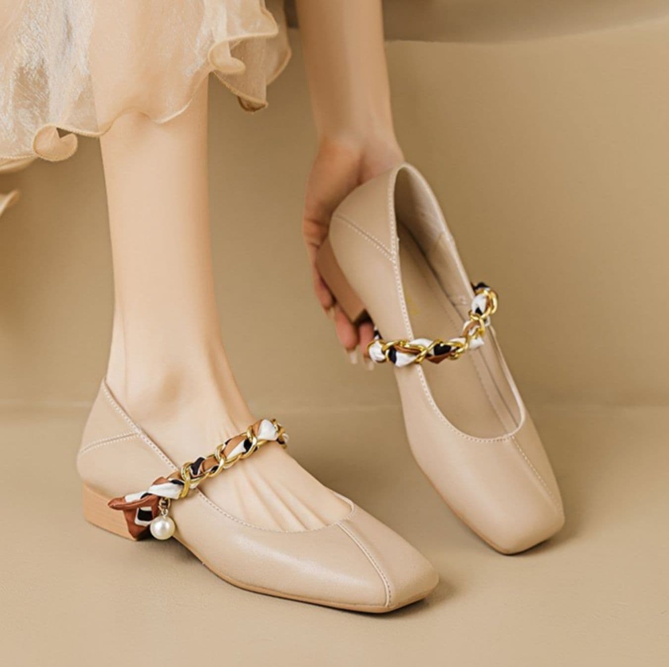 モカシン 真珠飾りストラップ付きモカシン